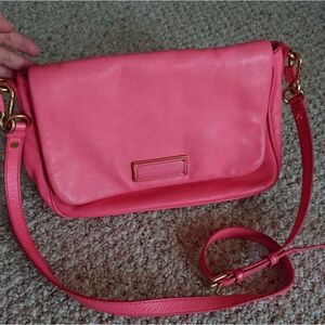Marc by Marc Jacobs too hot to handle crossbody - bubblegum pink